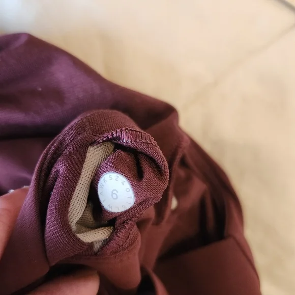 Burgundy Women's Lululemon Activewear Tank Size 6 - Picture 5 of 8